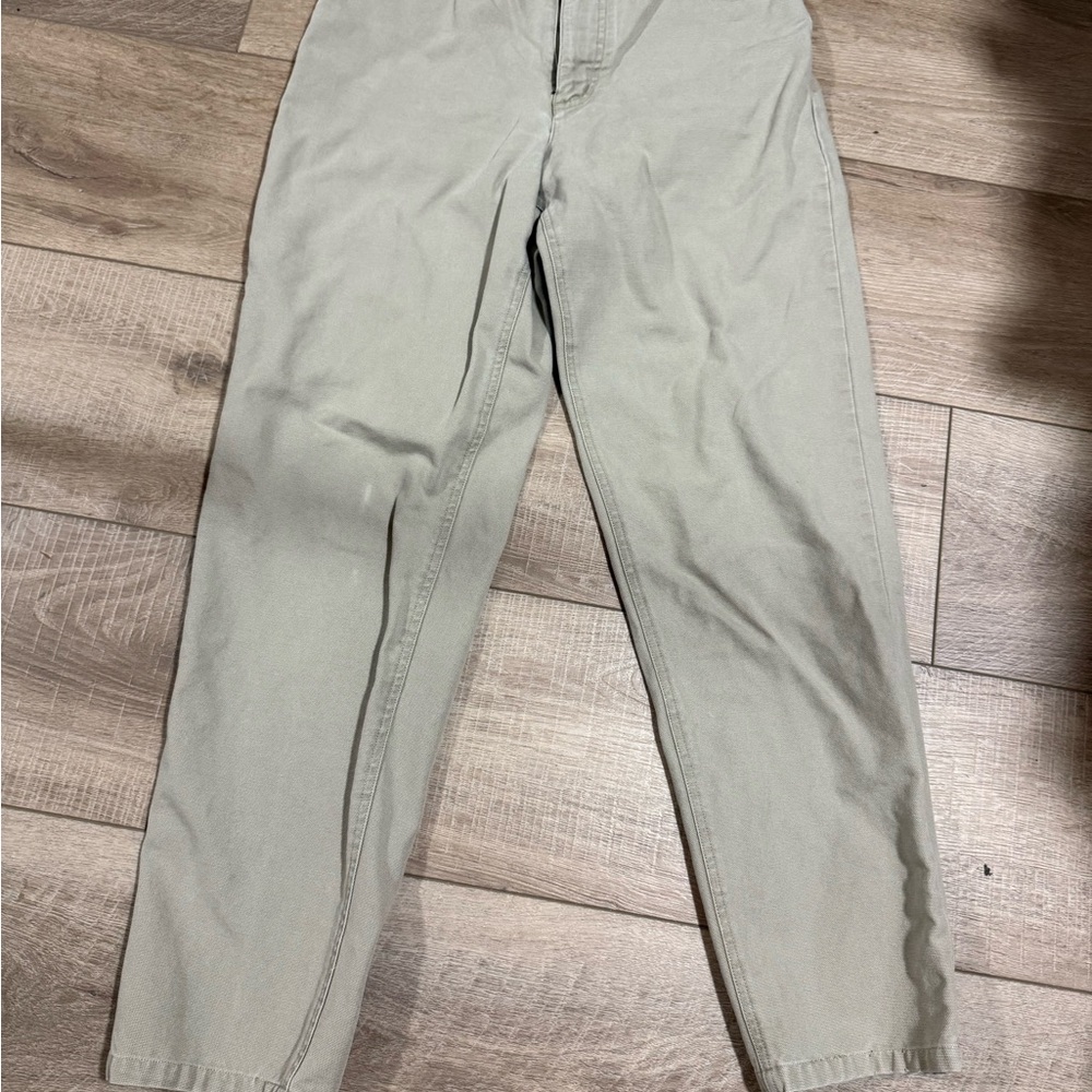 Patagonia women’s Classic Khaki 10